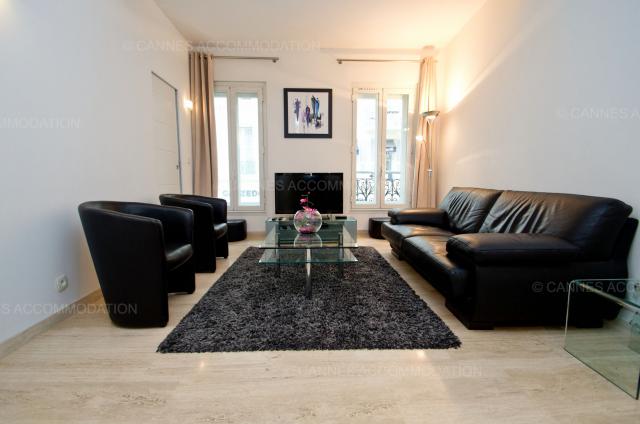 Location appartement Régates Royales de Cannes 2024 J -146 - Hall – living-room - Buttura 1